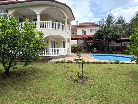 Doğa Mucizesi Akkayada 1500m2 Arsanın İçerisinde 2 Adet Satılık Villalar