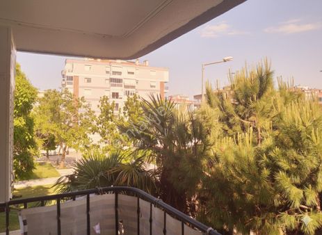 Acil Satılık! Gaziemir'de Merkezi Konumda Modern Yaşam Ve Huzurlu Ortam 3+1 Ferah Satılık Daire