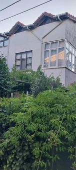 Tekirdağ Marmara Ereğli Sultanköyde Satılık 240 Metre Arsanın İçinde Üç Katlı Geniş Ev