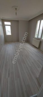 Özer Emlakdan Satılık 2+1 Daire Temaşa Sk Da