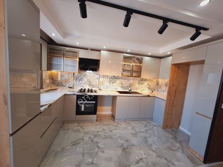 Hatay Nokta Da Cadde Üzerinde Lüks Dekorlu 2+1 120m2 Deniz Manzaralı Daire