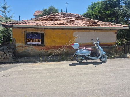 Erkan Anbar Dan Satılık Bahçeli Müstakil Ev Ve Arsası Suluova Orta Mahalle