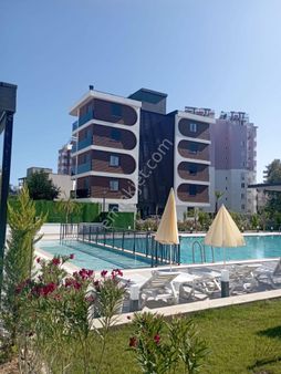 Lara Plajlarına 4 Dk. Ultralüks Sitede 1+1