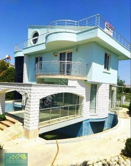 Kadriyede438m2 Arsa İçinde Özel Havuzlu 3+1 Villa