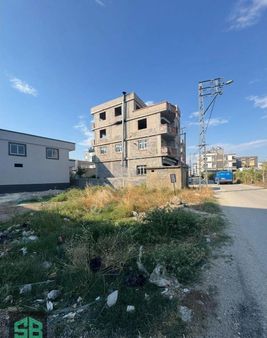 Adana Seyhan Akkapı Mahallesi Küçük Mezarlık Cadde Üzerinde Satılık Köşe Başı Cadde Üzeri 400m2 Arsa