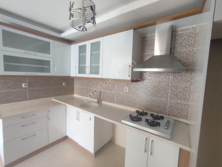 Kuşadası Merkezde Ferah 2+1 Daire