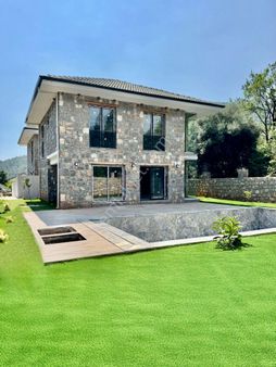 Fethiye Kızılbel’de Doğayla Uyumlu, Özel Taş Mimarili Sıfır Villa