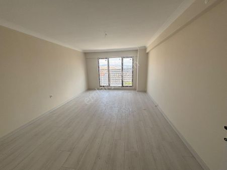 Moda Gayrimenkul'den Feridun Çelik’te Ön Cephe, Geniş Balkonlu 3+1 Sıfır Daire!