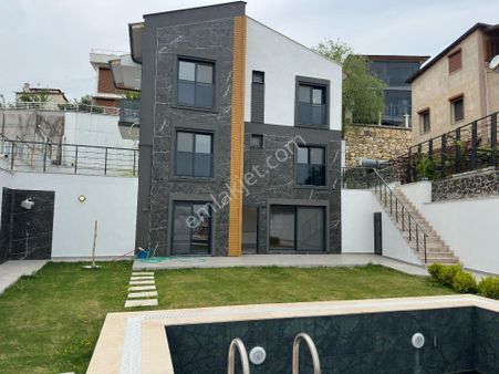 Kaçmaz Fırsat Yeni Foça’da, Full Deniz Manzaralı, Maliyet Altı Fiyata, Havuzlu Tripleks Villa!