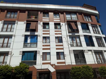 Barış'tan Tepeüstü Lale Sokakta Kapalı Otoparklı Lüks 2+1 Daire