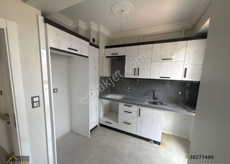 Rüstem Mahallesi’nde 2+1 Satılık Daire – Konforlu Ve Kullanışlı!