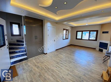 Aliağa Şakranda Site İçerisinde Satılık Villa