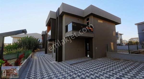 Bağlıca İkide Satılık Süper Akıllı İskanlı Villalar