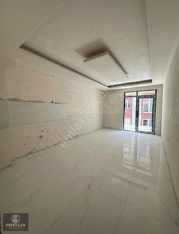 Ad-desticiler Emek Mahallesi Ertaş Yakını 1+1 Daire