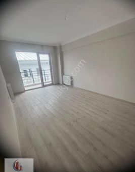 Bahçeli 7.cad Çok Yakın 2+1 Mutfak Ayrı Yeni Bina 9 Milyon 500 Bin Tl Cansudan