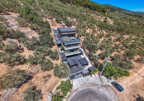 Edremitte Ultra Lüks Özel Yapım Müstakil Villa