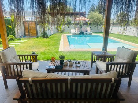 3+1 Havuzlu Lüks Villa – Denize 50 Metre, Jakuzili, Sıfır Eşyalı!