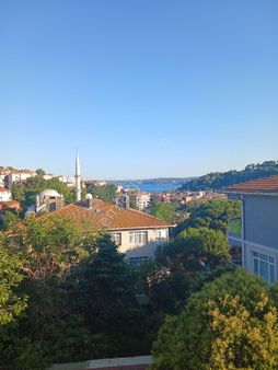 Sarıyer Zümrütevler'de Satılık 2+1 Daire.