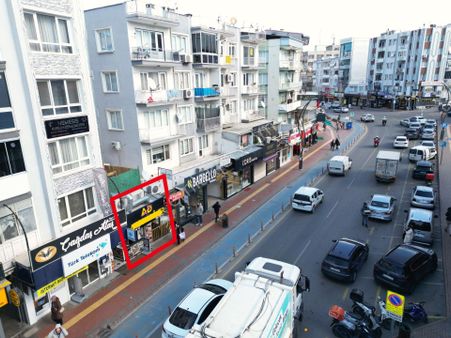Aliağa'nın Merkezi İstiklal Cd. Kiracılı Satılık Dükkan