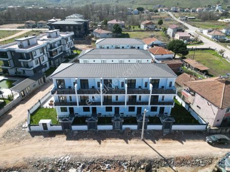 Müstakil Girişli, Bahçeli Ve Havuzlu Satılık *triplex Villa*