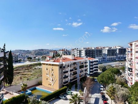 Kuşadası Satılık İkiçeşmelik Mevkii 3+1 Daire