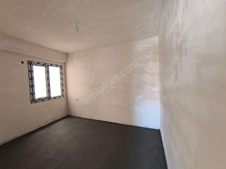 Manisa Sakarya Mah.8 Eylul Hast.civ.sıfır 3+1140m2daireler8.500.000tl