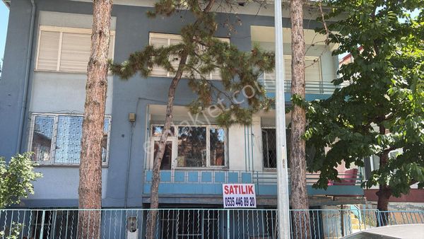 Ziya Gökalp Okul Arkasında Üzerinde 3 Katlı Bina Olan Arsa