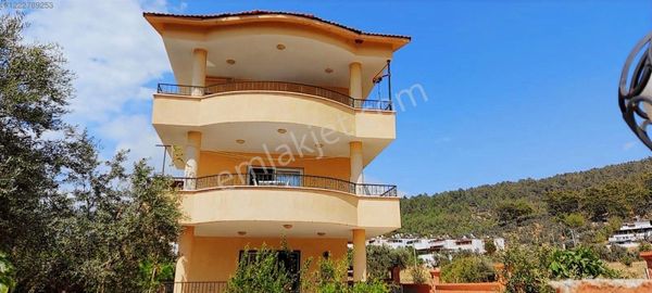 Akbük'te Doğa Manzaralı Büyük Balkonlu Eşyalı 3+1 Satılık Daire