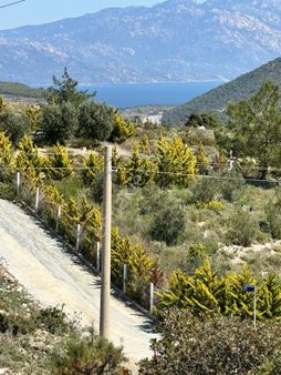 Seyrantepe’de Göl Manzaralı Villa Arsası
