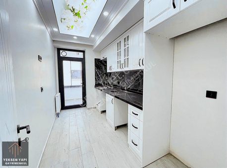 Sefaköy'de 100m2 Kepenkli E.banyolu Tapu Masrafsız 2+1 Lüx Daire