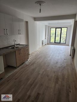 Beşiktaş Yıldız Ihlamur Yolunda 2 Yıllık Yeni Binada Asansörlü