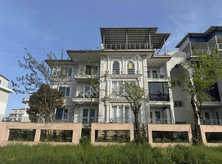 Kartepe Konakları 2 Satılık 5+1 Çatı Dubleks Daire