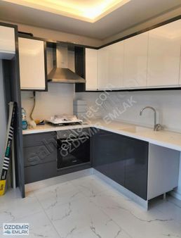 Özdemir Emlaktan Merkezde Doğalgazlı Satılık 4+1 Villa