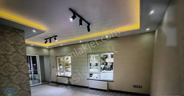 İkizler Emlak'tan 5 + Sekreterya Öveçler'de Çetin Emeç Bulvarı Yakını Süper Lüks Yapılı Balkonlu