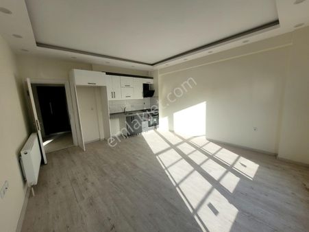 Edremit De 1+1 Geniş Sıfır Satılık Daire