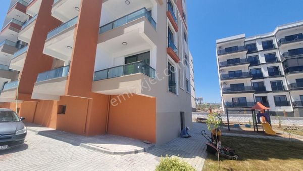 Mersin Erdemli Ayaş'ta Havuzlu Sıfır 2+1 Daire