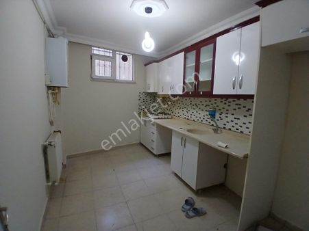 Kaçmaz Fiyata Metrobüse 5 Dk Merkezi Konumda 2+1 Bahçe Katı