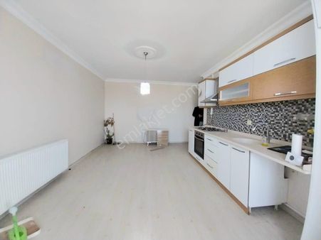 Yükselden Hamidiye De Geniş M2 Full Kredili Merkezi Yer1+1 Daire