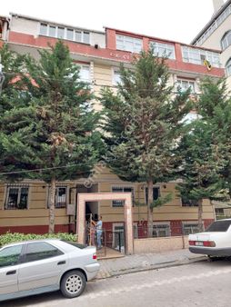 Güven Emlaktan Merkezi Konumda 2+1 Satılık Arakat Göbek Daire