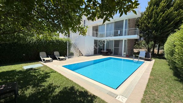 Kadriye'de 3+1 Müstakil Havuzlu Villa Özel Tasarım