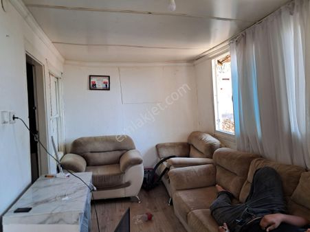 İzmir Torbalı Gold Emlaktan Bayındırda Satılık Mustakil İki Katlı Gargil Ev