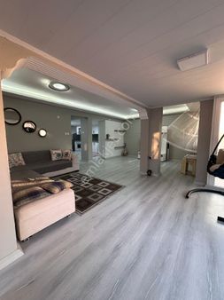 Çeşme Şifne Merkez De, Kumsala Yakın 3+1 Eşyalı Müstakil Villa Kiralık.