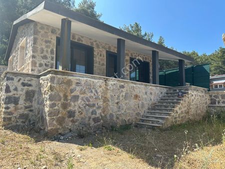 Acill Buca Kaynaklar Doğancılar'da 470m2 Arsa İçerisinde 2+1 Sıfır Taş Evli Satılık Bahçe