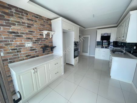 Devlet Hastanesinin Hemen Yanında 4+1 Site Daire