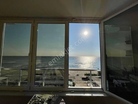 Büyükçekmece De 3+1 Satılık Daire Denize Sıfır 165 M2