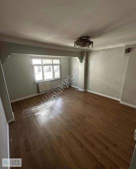 Saray Emlaktan Atatürkte 1+1 70m2 Boş Ara Kat !