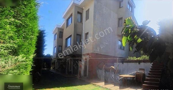 Finansman'dan..geniş Bahçeli..hamamlı..saunalı..ikiz Villa