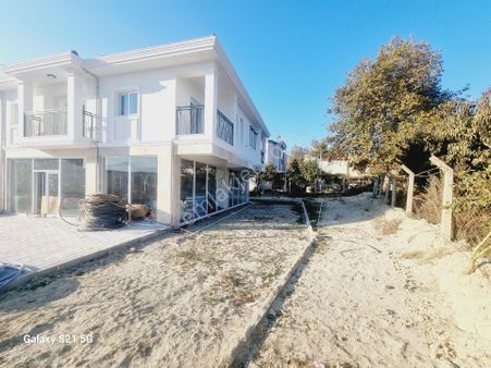 Kuşadası Davutlar Sahılde Plaja 50pmt Mesafede Satılık 2+1
