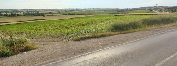 Cadde Cephe Köşe Parsel Mükemmel Konumda