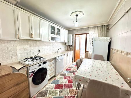 H.gazi Göbek Noter Yakını 2.kat 3+1 Yapılı Daire Çarşının İçinde